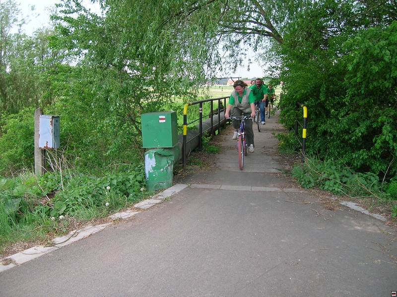 img00017.jpg