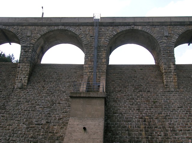 img00074.jpg