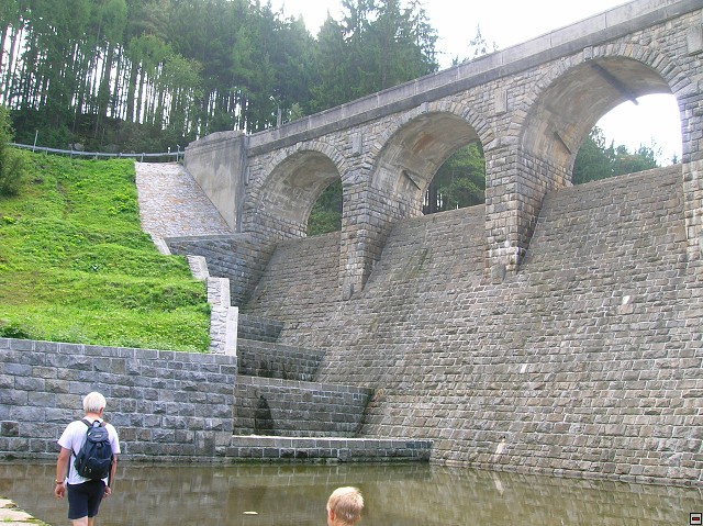 img00075.jpg