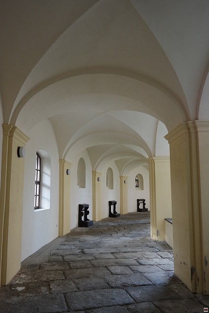 img00297.jpg