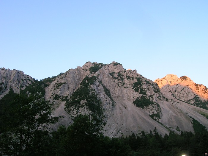img00004.jpg