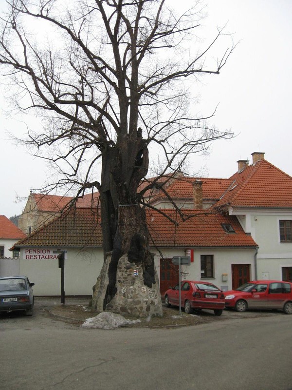 ... nebo ještě méně
