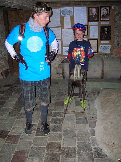 img00018.jpg